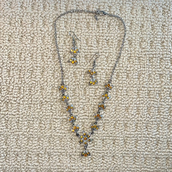 Yellow Crystal Necklace & Earrings NWOT - Picture 3 of 5